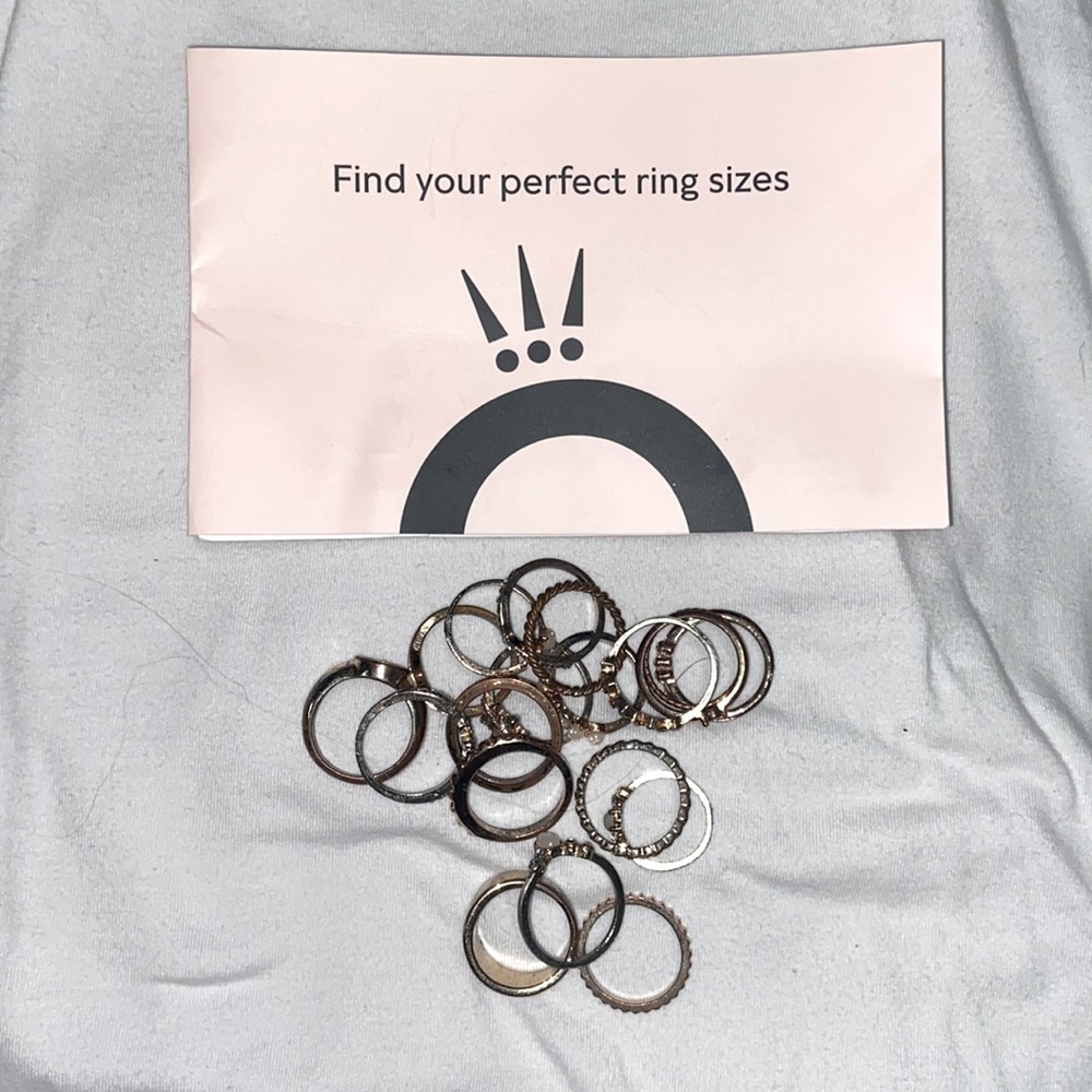19 count gold rings+ ring size kit